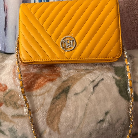 Badgley Mischka Yellow Quilted Clutch - Picture 12 of 13
